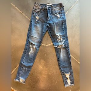 KanCan Skinny Distressed Jean Size 27